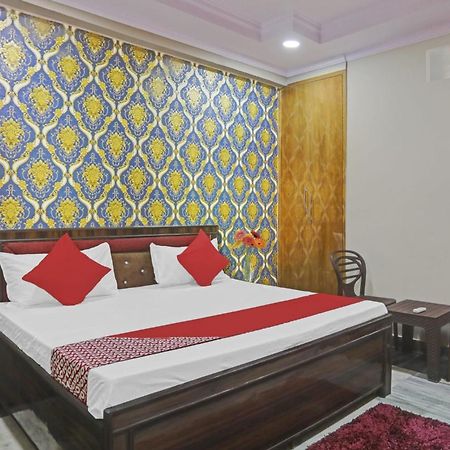 Super Hotel O Metro Inn Near Worlds Of Wonder Kālkāji Devi Dış mekan fotoğraf